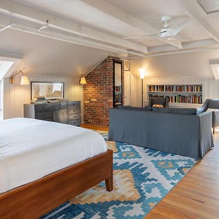 Oakhurst Inn At The University Charlottesville Esterno foto