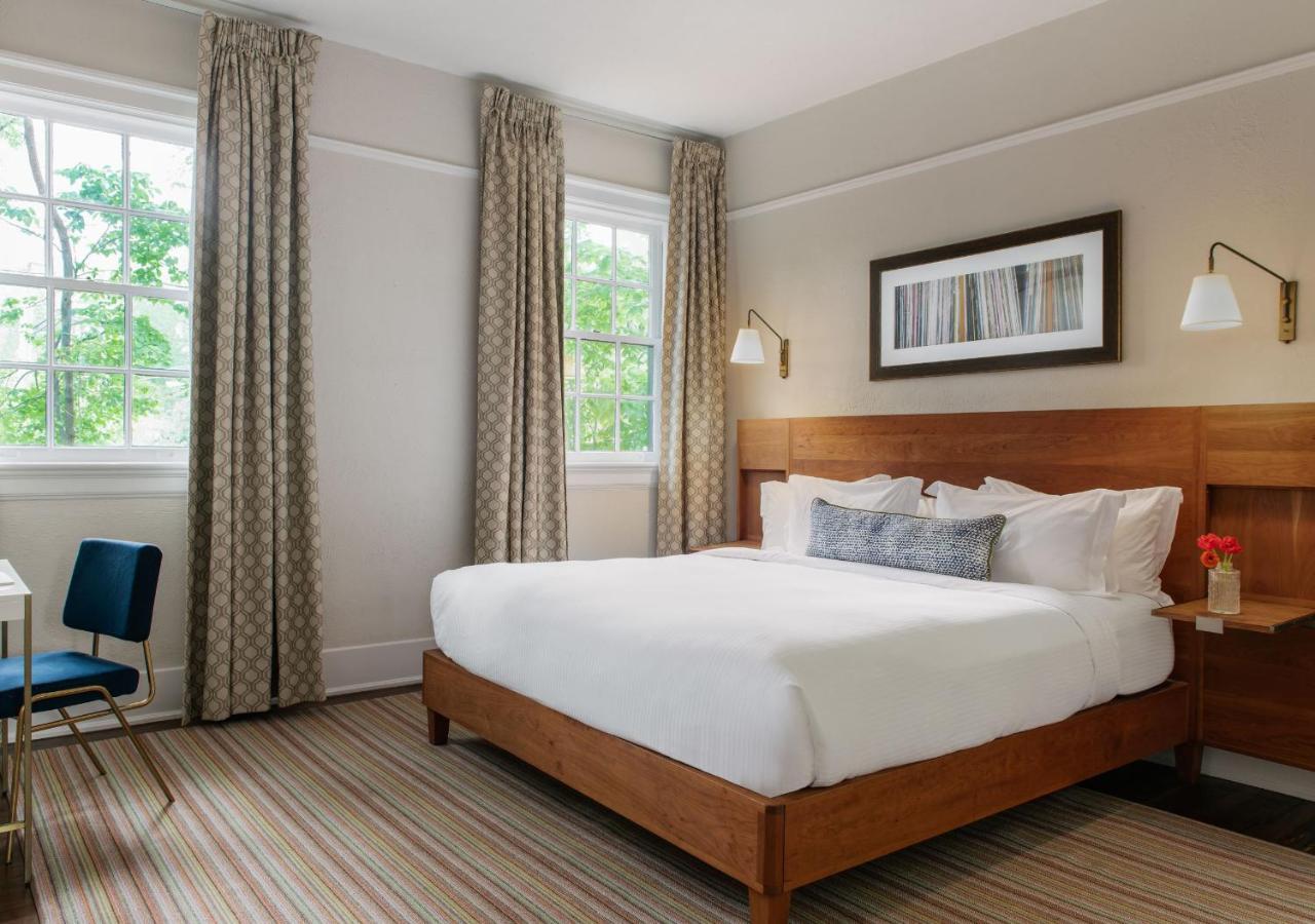 Oakhurst Inn At The University Charlottesville Esterno foto