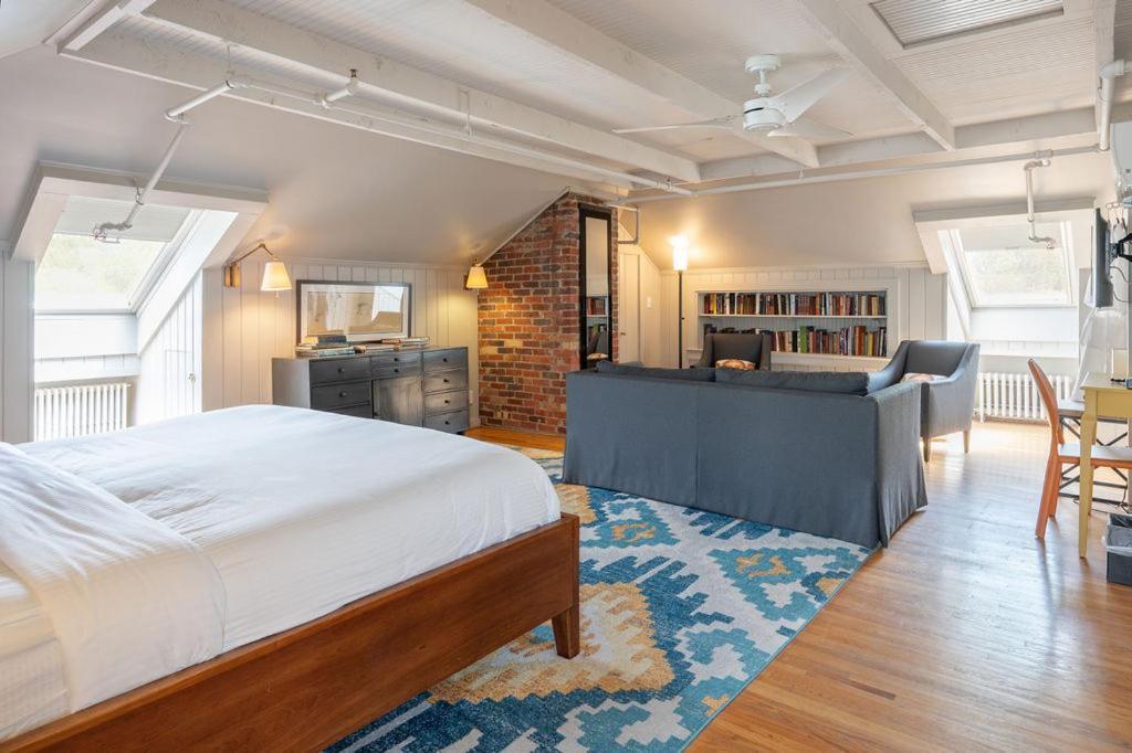 Oakhurst Inn At The University Charlottesville Esterno foto